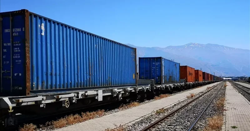 Çin den yola çıkan iki yük treni yarın Türkiye den Avrupa ya hareket edecek