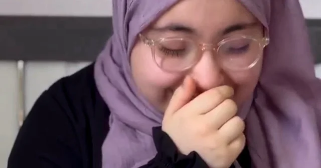 Hafızlık müjdesini babasını verdi: Genç kız gözyaşlarını tutamadı VİDEO İZLE