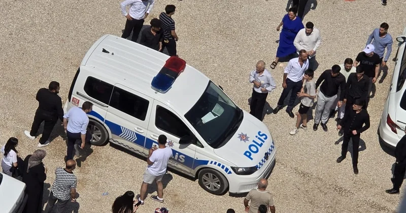 Düğünde kavga çıkarıp gelen polislere saldırdı