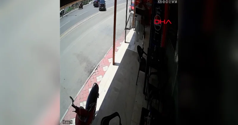 Osmaniye’de iki otomobilin çarpıştığı trafik kazası kamerada