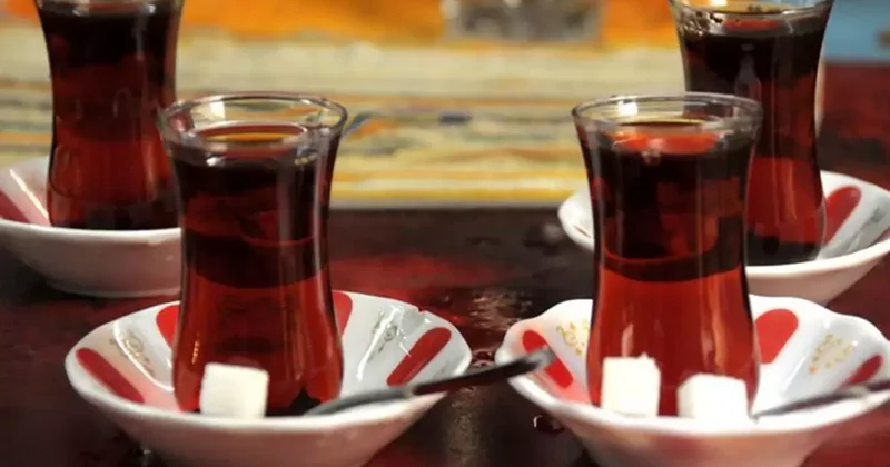 Çay diye bakın millete ne içirmişler