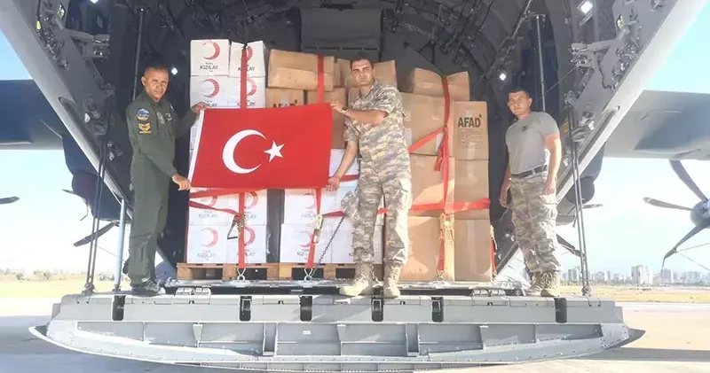 Türkiye den Afganistan a deprem yardımı