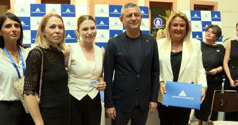 Siyasette vefa böyle olur! Özgür Özel, Nehir in üniversite kayıt gününde de yanındaydı