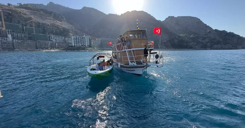 Marmaris te jet ski ve tur teknesi çarpıştı