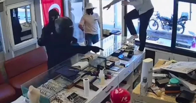 Kuyumcu, silahlı soyguncuları bıçak çekerek uzaklaştırdı Hatay Haberleri