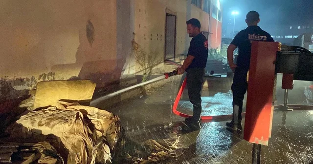 Tekirdağ da fabrika yangını, büyümeden söndürüldü Tekirdağ Haberleri