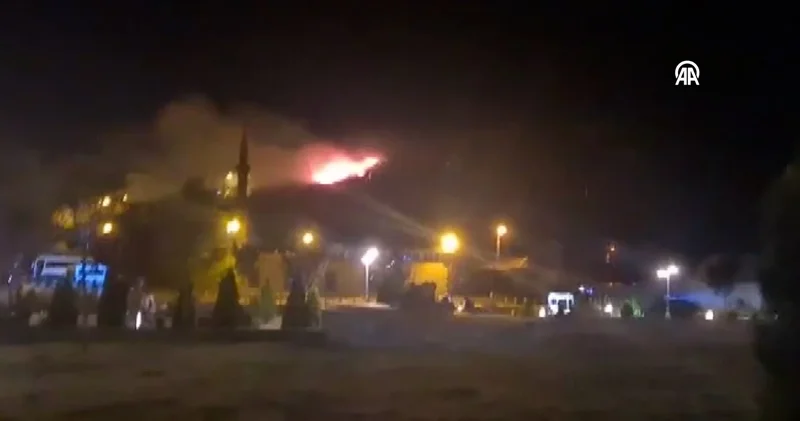 Adres Kars: Havai fişekler anız yangınına sebep oldu