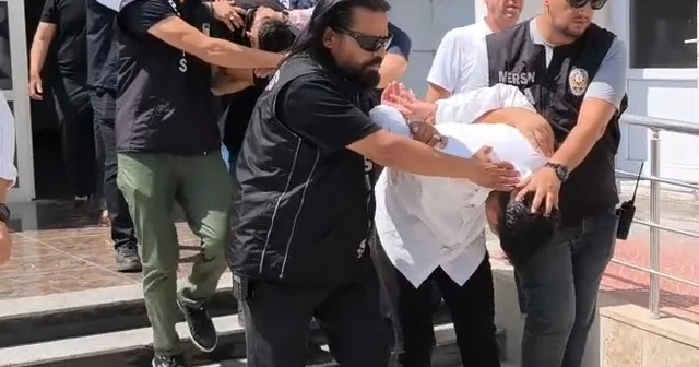 Hira yı öldürdüğü iddia edilen erkek arkadaşı ile 2 kişi adliyede Mersin Haberleri