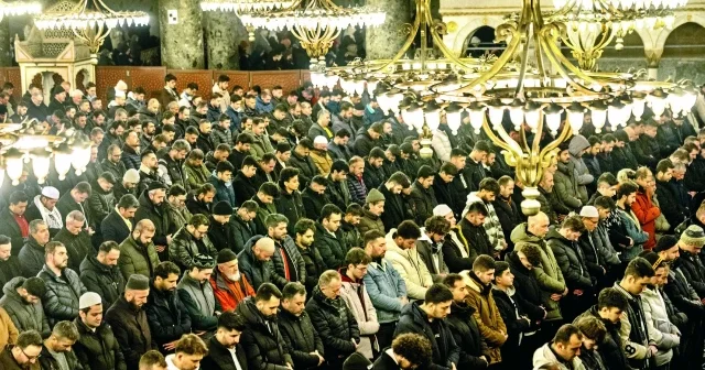 Bu gece Mevlid Kandili: Dünya O nun (sav) merhametine muhtaç Gündem Haberleri