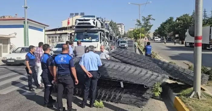 Malatya’da kontrolden çıkarak karşı şeride geçen araç korkuttu