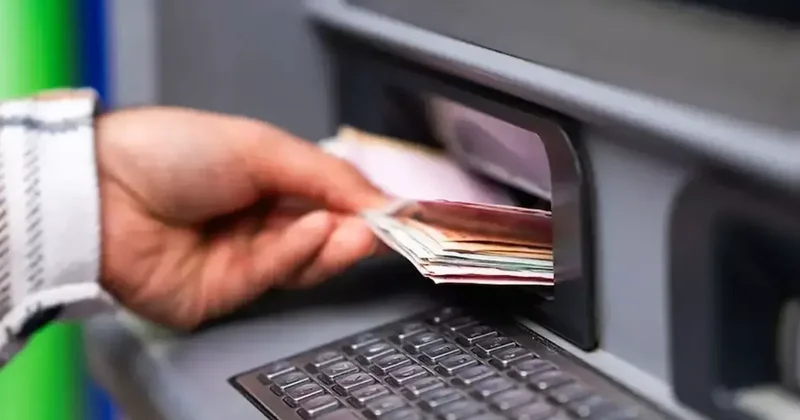 Dev banka nakit işlemlerini tamamen sonlandırıldı, tüm ATM leri kapattı