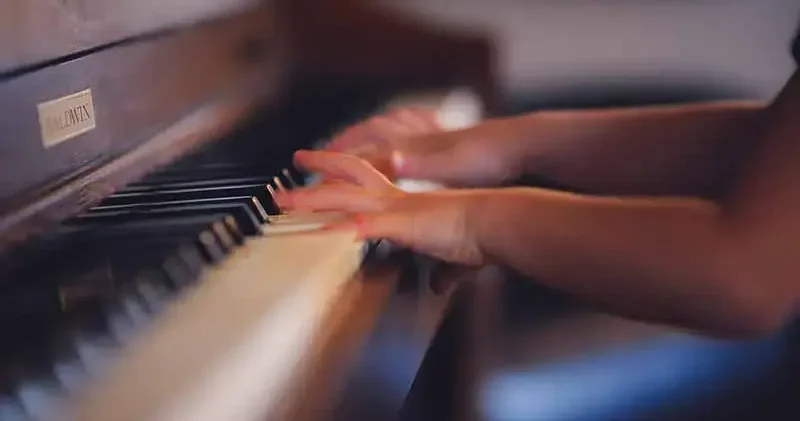 Araştırma: Müzik aleti çalmak beyni yaşlanmaya karşı koruyor
