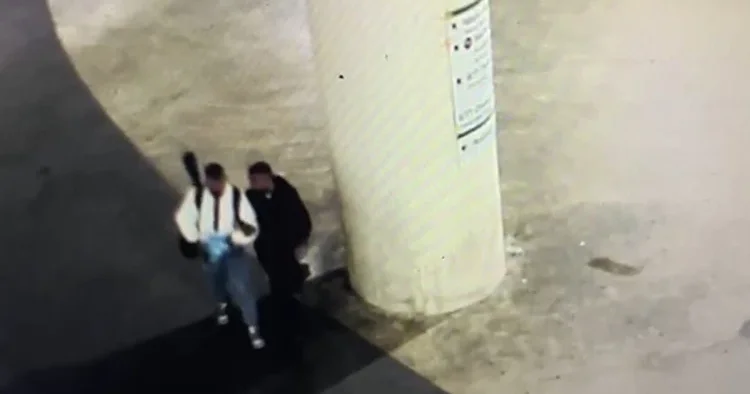 İstanbul un göbeğinde yaşandı! Önünü kestiği adamdan para istedi, vermeyince öldürdü... O anlar kamerada