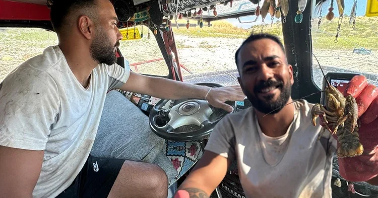 İstanbul un stresinden bunaldı memleketi Tunceli ye döndü Dünyanın en tehlikelilerinden birini yakalayıp 350 liraya satıyor