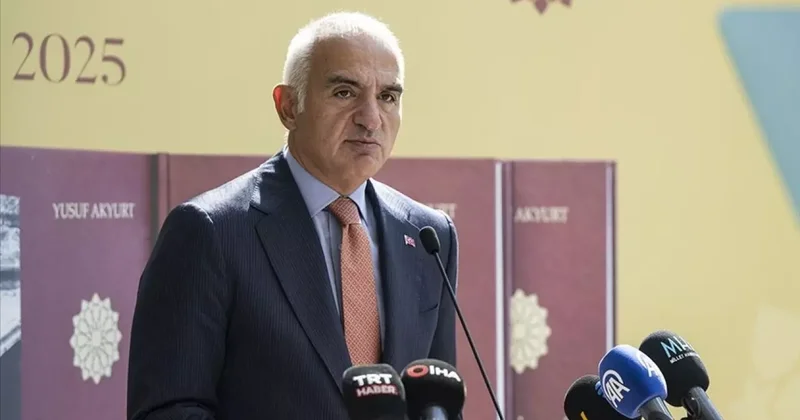 Bakan Ersoy, Resimli Türk Abideleri eserinin tanıtım toplantısına katıldı