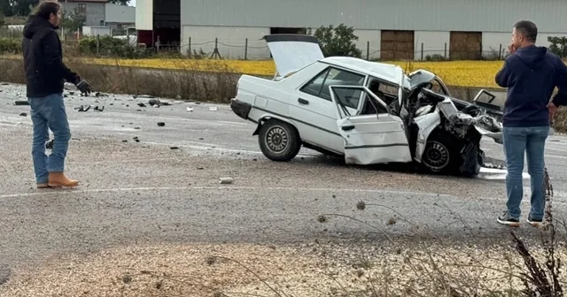 Balıkesir de öğrenci servisi ile otomobil çarpıştı: 2 ölü, 7 yaralı Balıkesir Haberleri