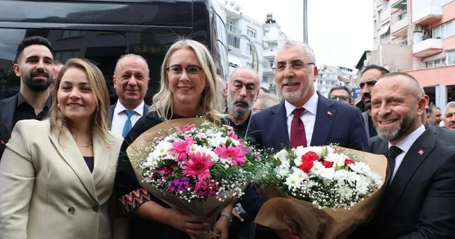 Bakan Işıkhan, İzmir de İzmir Haberleri