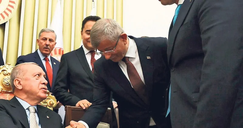 MELİH ALTINOK Mesela diyorum...