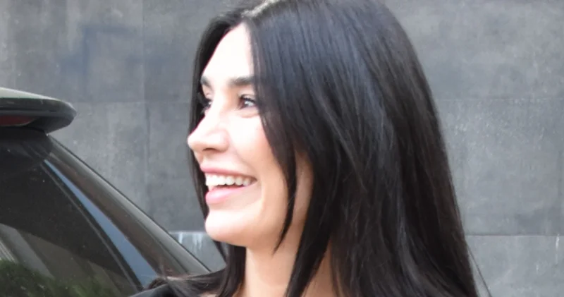 Burcu Kıratlı dan aşk sorusuna kaçamak cevap