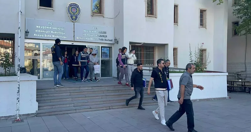 Nevşehir de fuhuş operasyonu şüphelileri adliyede