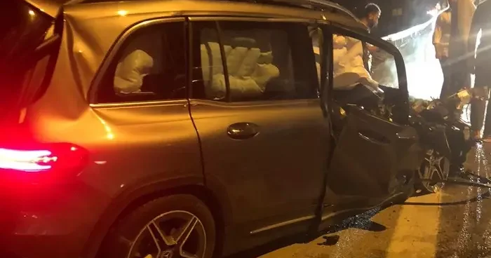 Bursa da ters istikamete giren otomobil kamyonla çarpıştı! 1 kişi ağır yaralandı