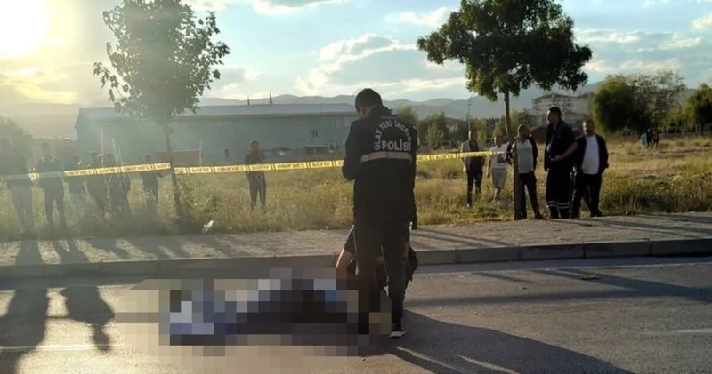 Afyonkarahisar da motosiklet ile TIR çarpıştı: 2 ölü Son dakika haberleri