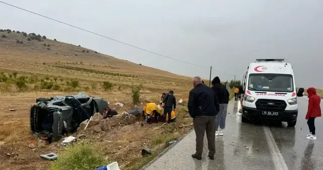 Burdur da otomobil şarampole devrildi: Beş kişi yaralandı Gündem Haberleri