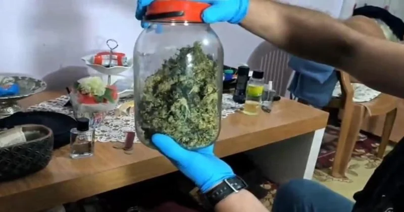 Sıradan bir ev uyuşturucu imalathanesi çıktı