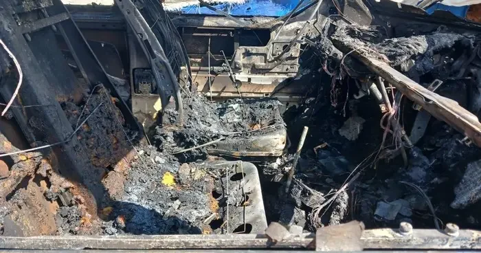 Isparta da park halindeki araçlar kundaklandı, araçlar kullanılamaz hale geldi!