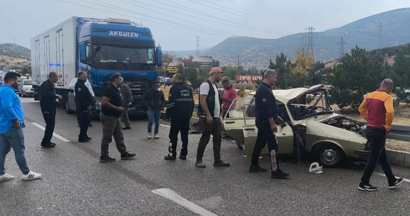 Yol savaş alanına döndü: Feci kazada 2 kişi olay yerinde öldü