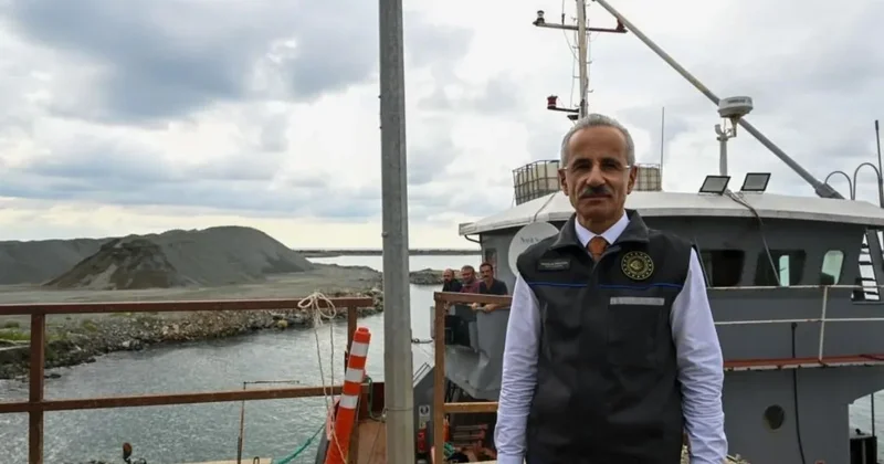 Karadeniz’de nefes kesen operasyon! Bakan Uraloğlu açıkladı: 35 metreküp yakıt denize sızmadan tahliye edildi