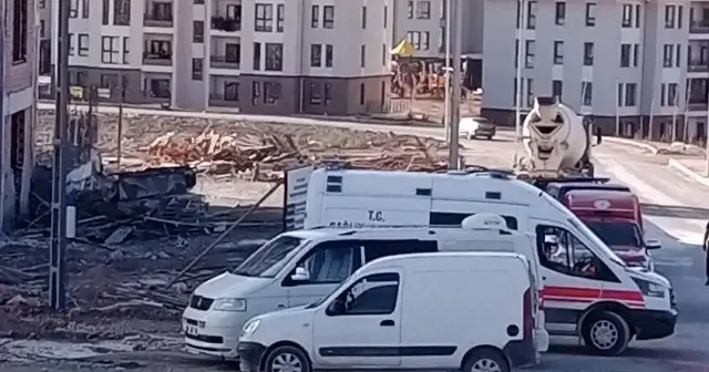 Beton dökümü esnasında kalıp çöktü: İki işçi yaralandı Gündem Haberleri