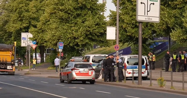 Köln şehir merkezinde savaş zamanından kalma 50 tonluk üç adet bomba bulundu: 20 bin kişi tahliye edildi VİDEO İZLE