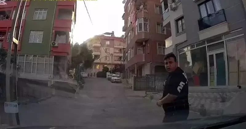 Pendik te trafikte tartıştığı sürücüyü kızının yanında bıçakla tehdit eden şüpheli tutuklandı