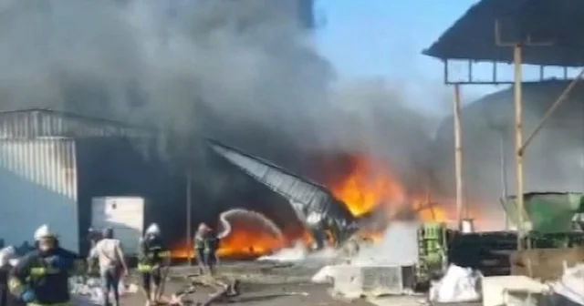 Gaziantep te geri dönüşüm tesisinde çıkan yangın söndürüldü VİDEO İZLE