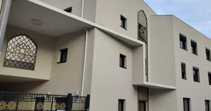 Fransa da camiye girip Kuran yakan şüpheli yakalandı