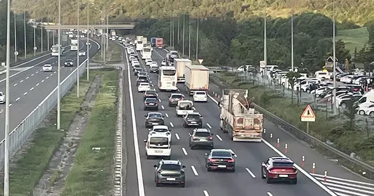 Tatilciler yola çıktı: Yollarda bayram trafiği artıyor