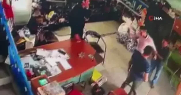 Konya da korkunç kavga! Esnafa çekiçle saldırdı