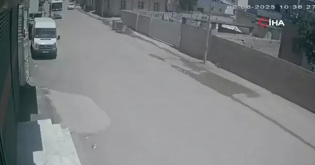 Küçük çocuğa çarpan vicdansız sürücü olay yerinden kaçtı