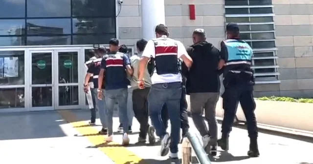 Elazığ merkezli dolandırıcılık operasyonu kapsamında 2 şüpheli tutuklandı VİDEO İZLE