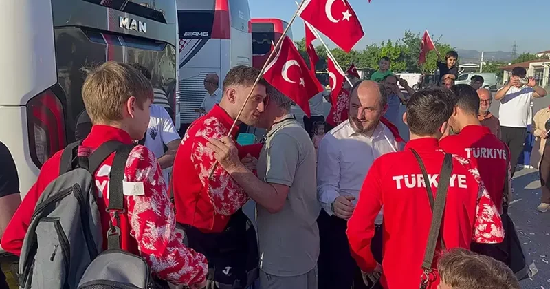 Avrupa Bilek Güreşi Şampiyonası nda madalya alan sporcular Bursa ya döndü Spor Haberleri