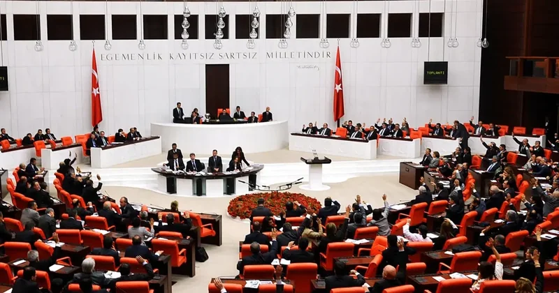 İnfaz paketi kanun teklifi 8 madde çıkarılarak TBMM de kabul edildi ve yasalaştı