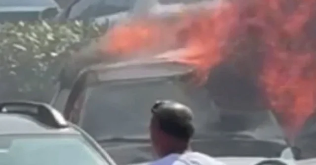 Kartal’da seyir halindeki otomobil alevlere teslim oldu VİDEO İZLE