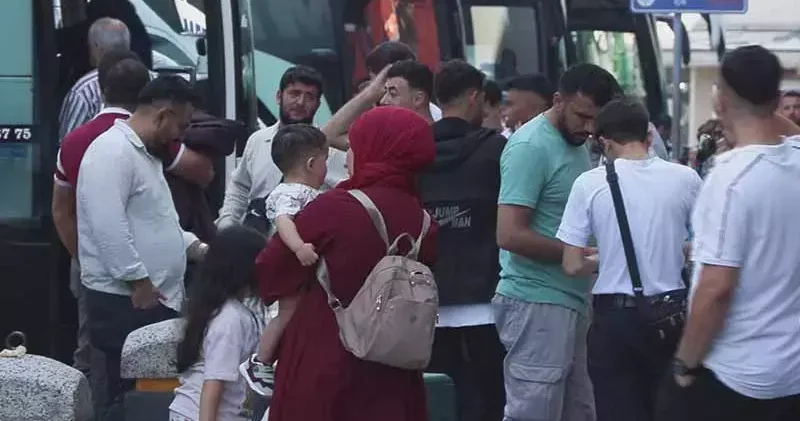 Otogarda bayram yoğunluğu: Araçların doluluk oranı yüzde 100 e ulaştı