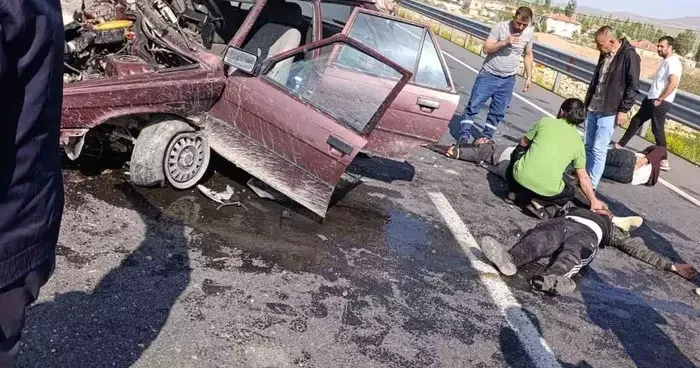 Kayseri’de trafik kazası, 3 kişi yaralandı