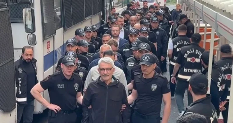 CHP li siyasetçilerin gözaltı görüntülerine DEM Parti den tepki: Siyasi acizlik ve hukuksuzluğun göstergesi!