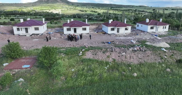 Depremlerden etkilenen Arguvan da afet konutlarının yapımı sürüyor Malatya Haberleri