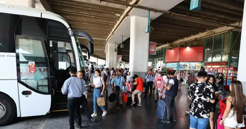 Yolcu otobüslerinde yanınıza oturanlara dikkat: 3 bin polis görevlendirildi