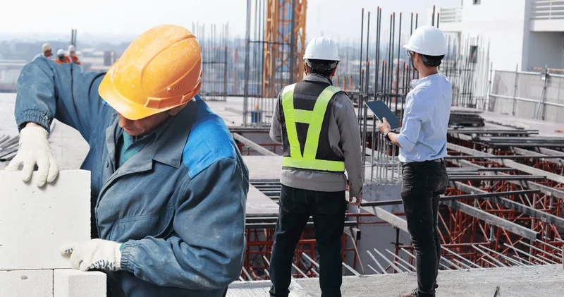 İnşaatta yeni dönem resmen başladı: Belge şartı
