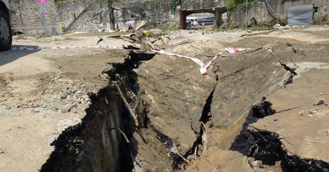 Trabzon da sel yüzünden oluşan manzara depremi aratmadı VİDEO İZLE